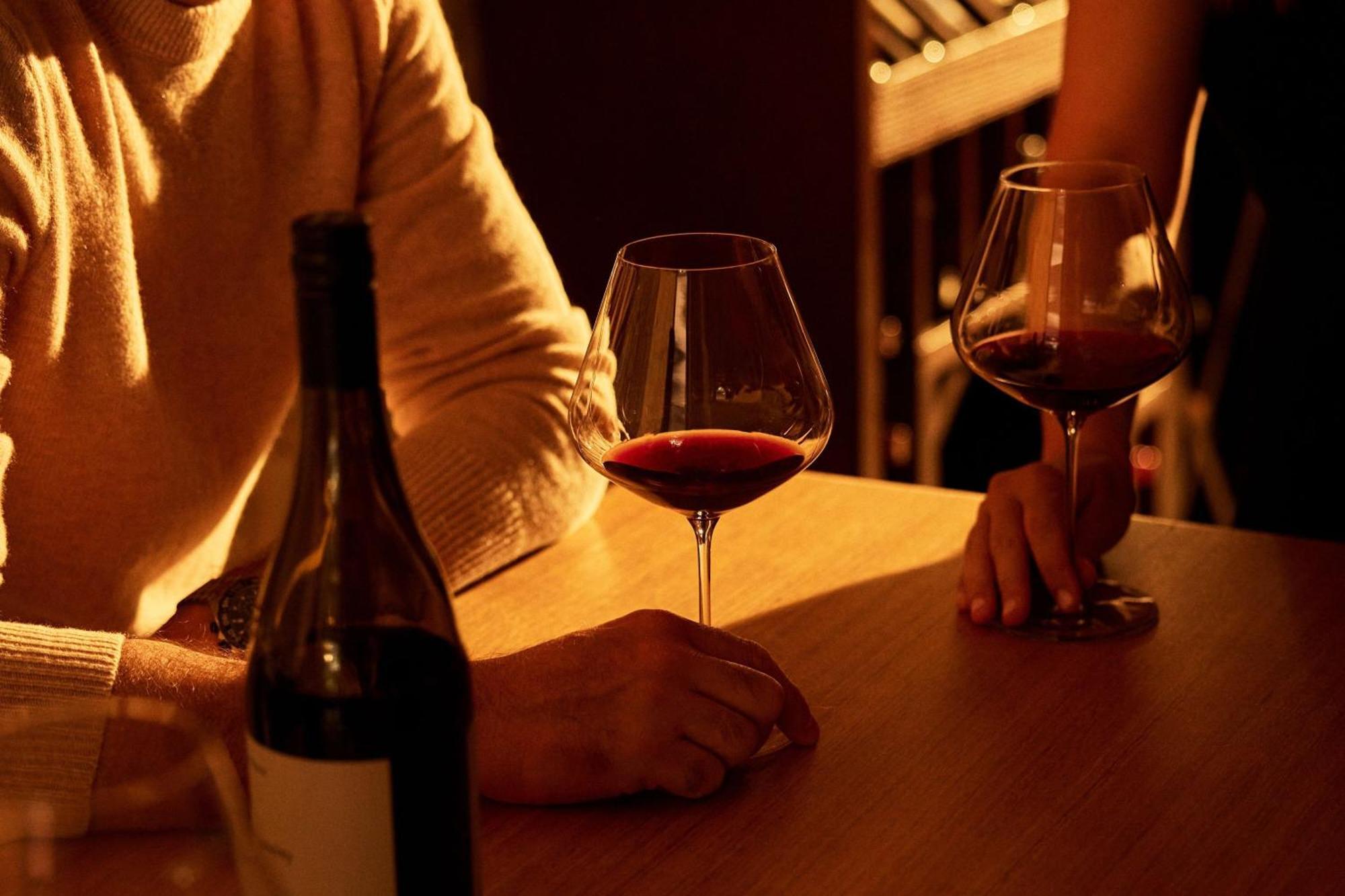 The Tasman, A Luxury Collection Hotel, 霍巴特 外观 照片 Wine tasting