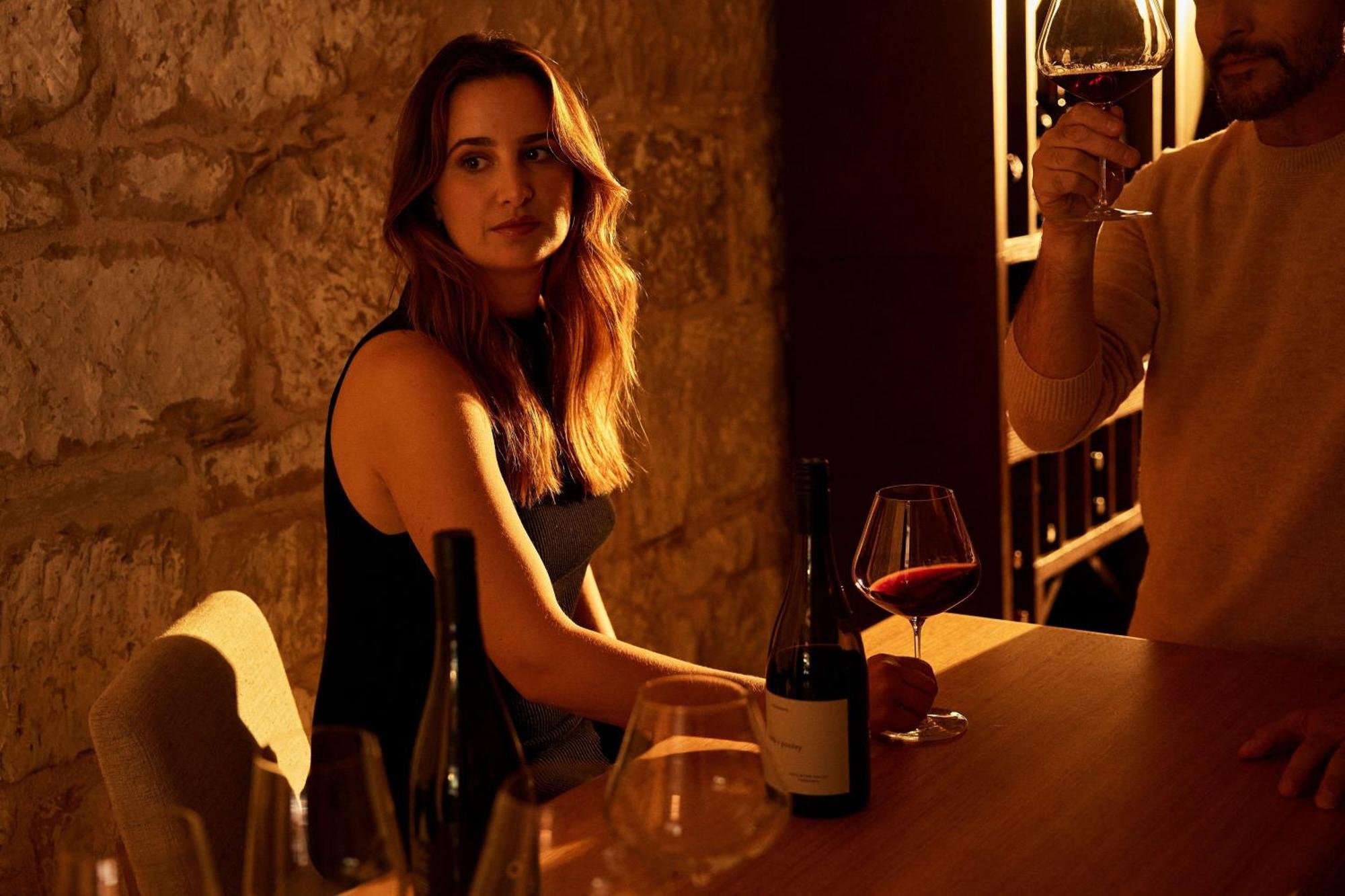 The Tasman, A Luxury Collection Hotel, 霍巴特 外观 照片 A wine sommelier