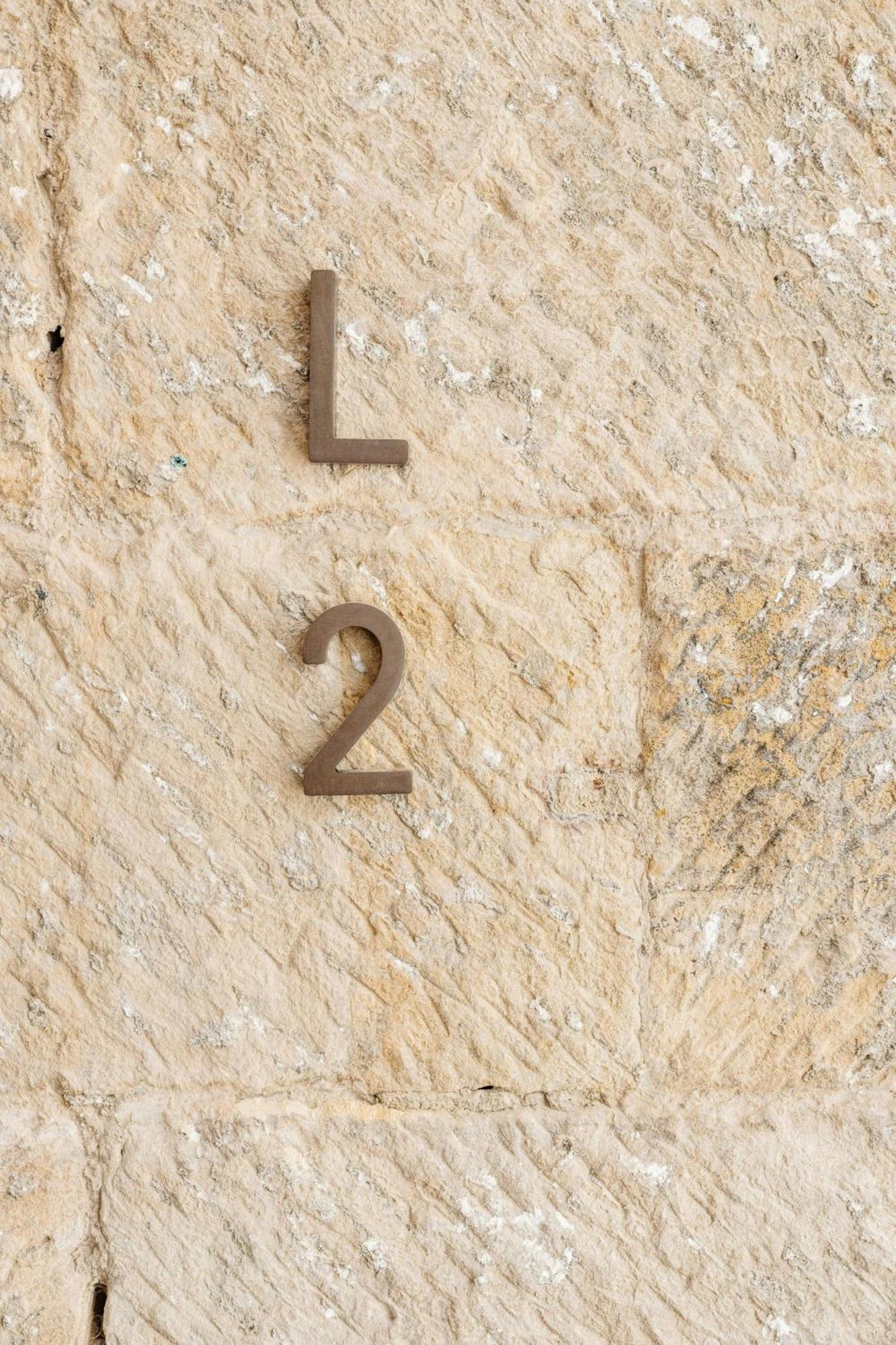 The Tasman, A Luxury Collection Hotel, 霍巴特 外观 照片 Detail of the inscription